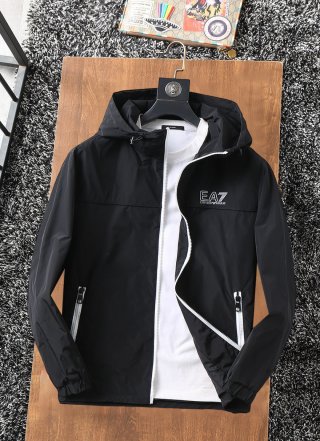 Hoodies & Sweatshirts