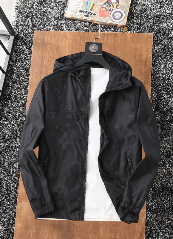 Hoodies & Sweatshirts