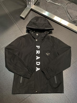 Hoodies & Sweatshirts