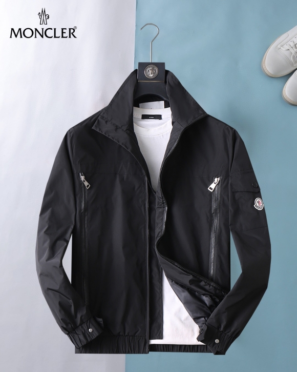 Hoodies & Sweatshirts