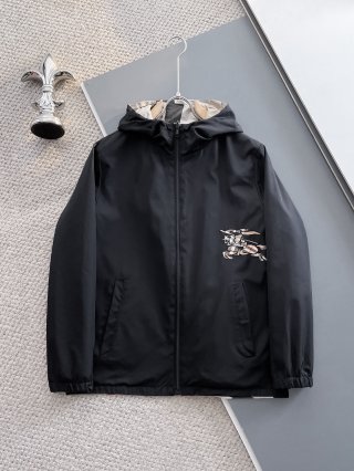 Hoodies & Sweatshirts