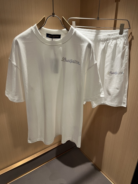 Leisure suit Leisure suit