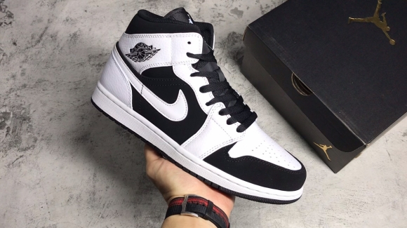 AirJordan1MidSHOES