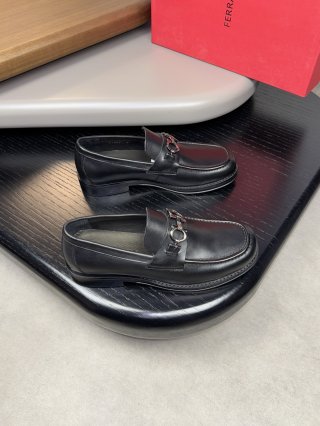 FerragamoSHOES