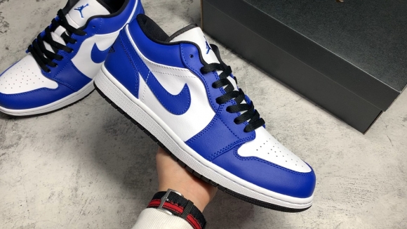 AirJordan1LowSHOES