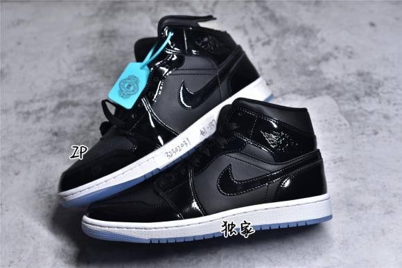 AirJordan1MidSHOES