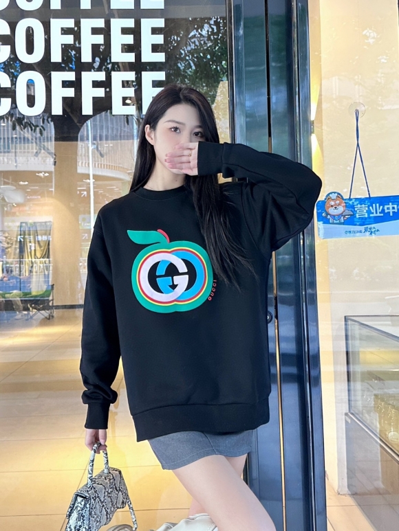 Hoodies & Sweatshirts