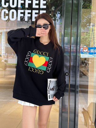 Hoodies & Sweatshirts