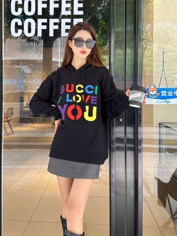 Hoodies & Sweatshirts