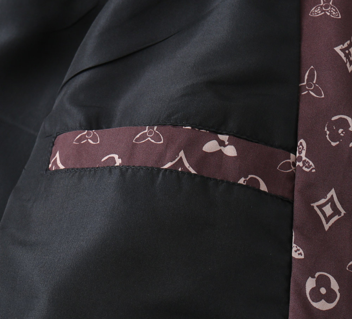 Hoodies & Sweatshirts