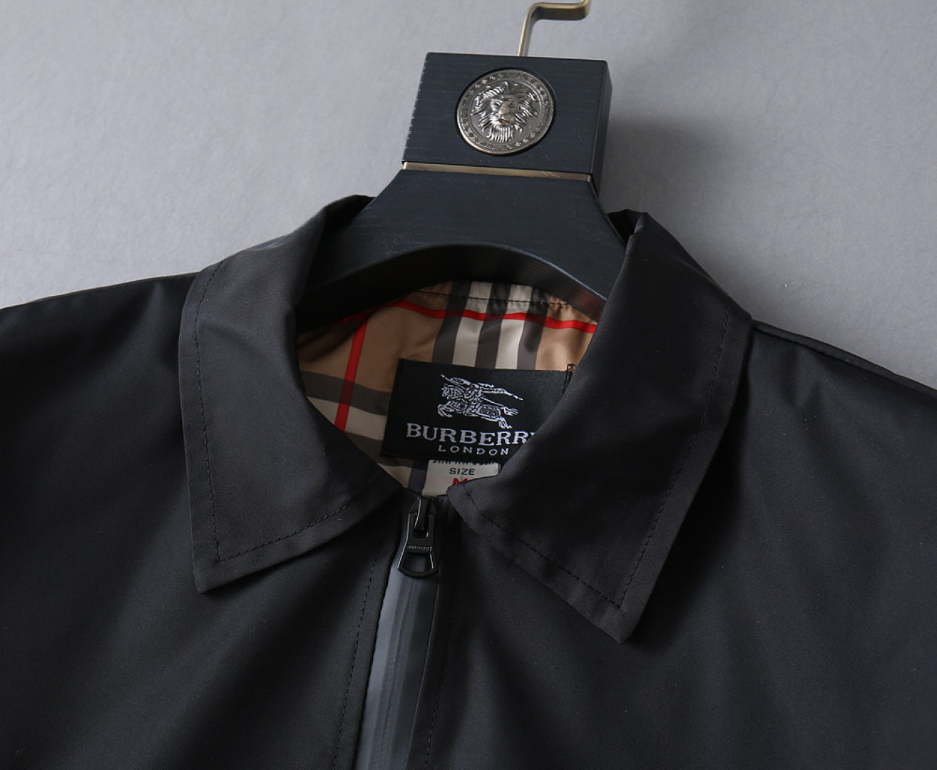 Hoodies & Sweatshirts