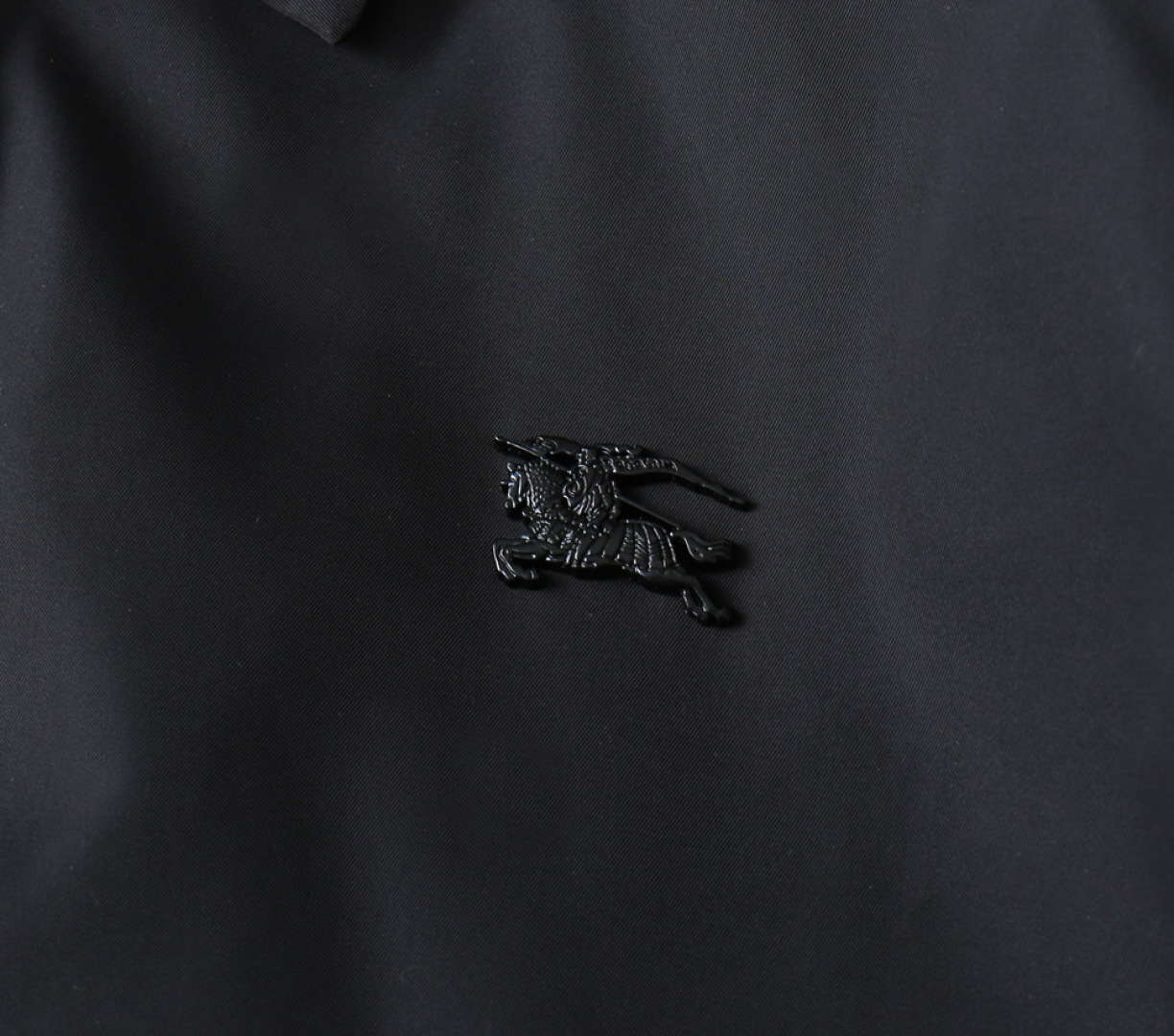 Hoodies & Sweatshirts