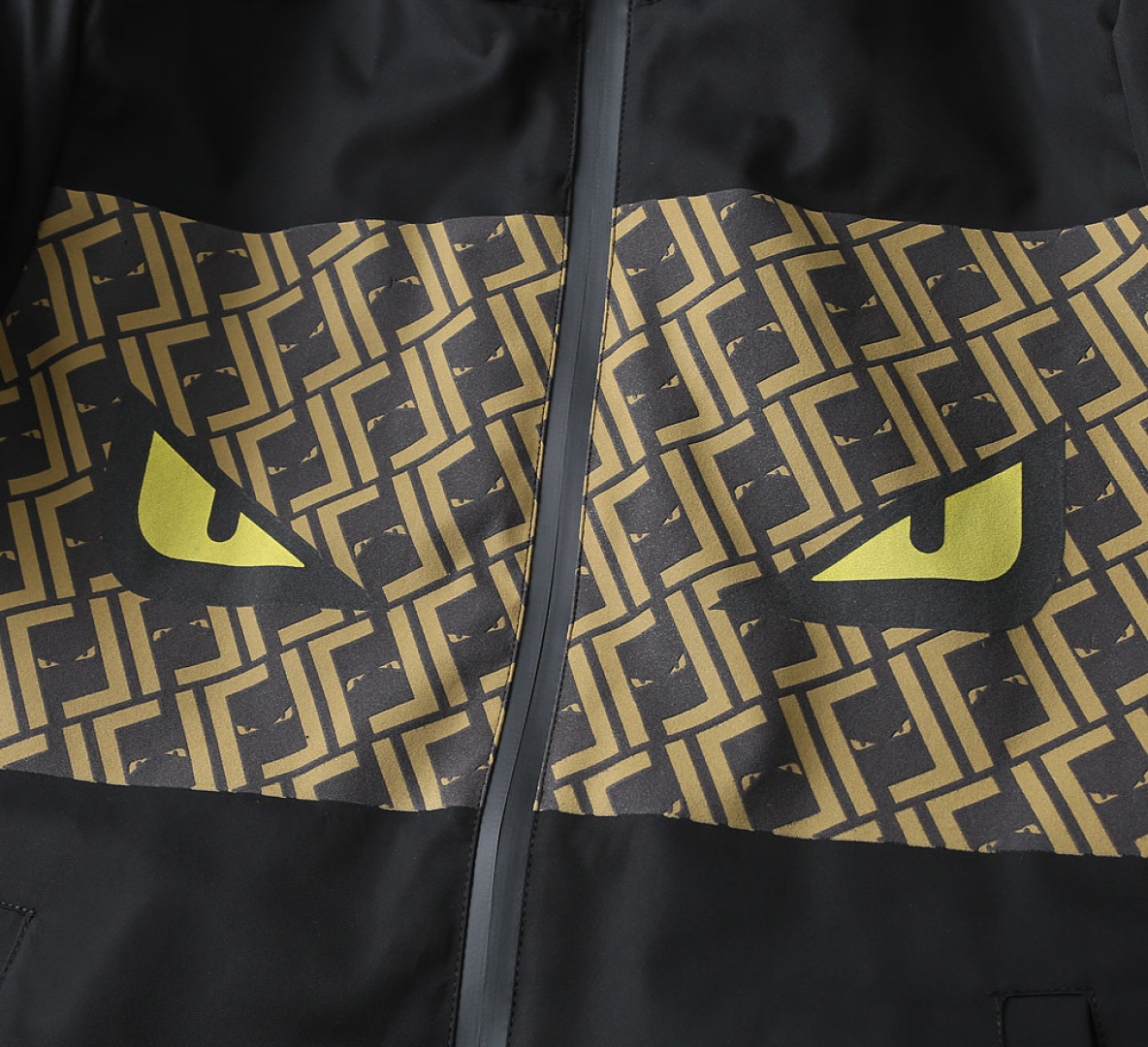 Hoodies & Sweatshirts