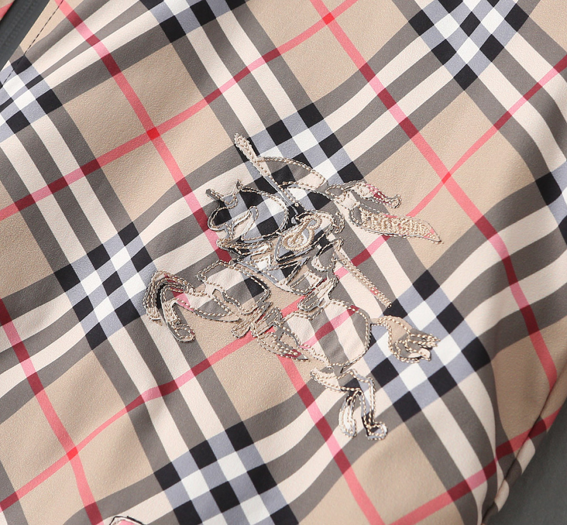 Hoodies & Sweatshirts