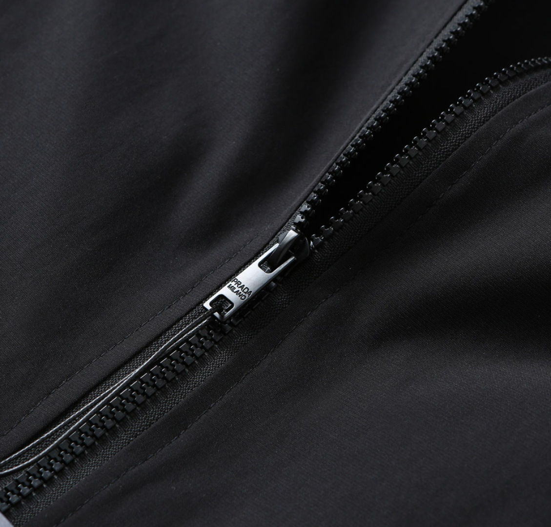 Hoodies & Sweatshirts