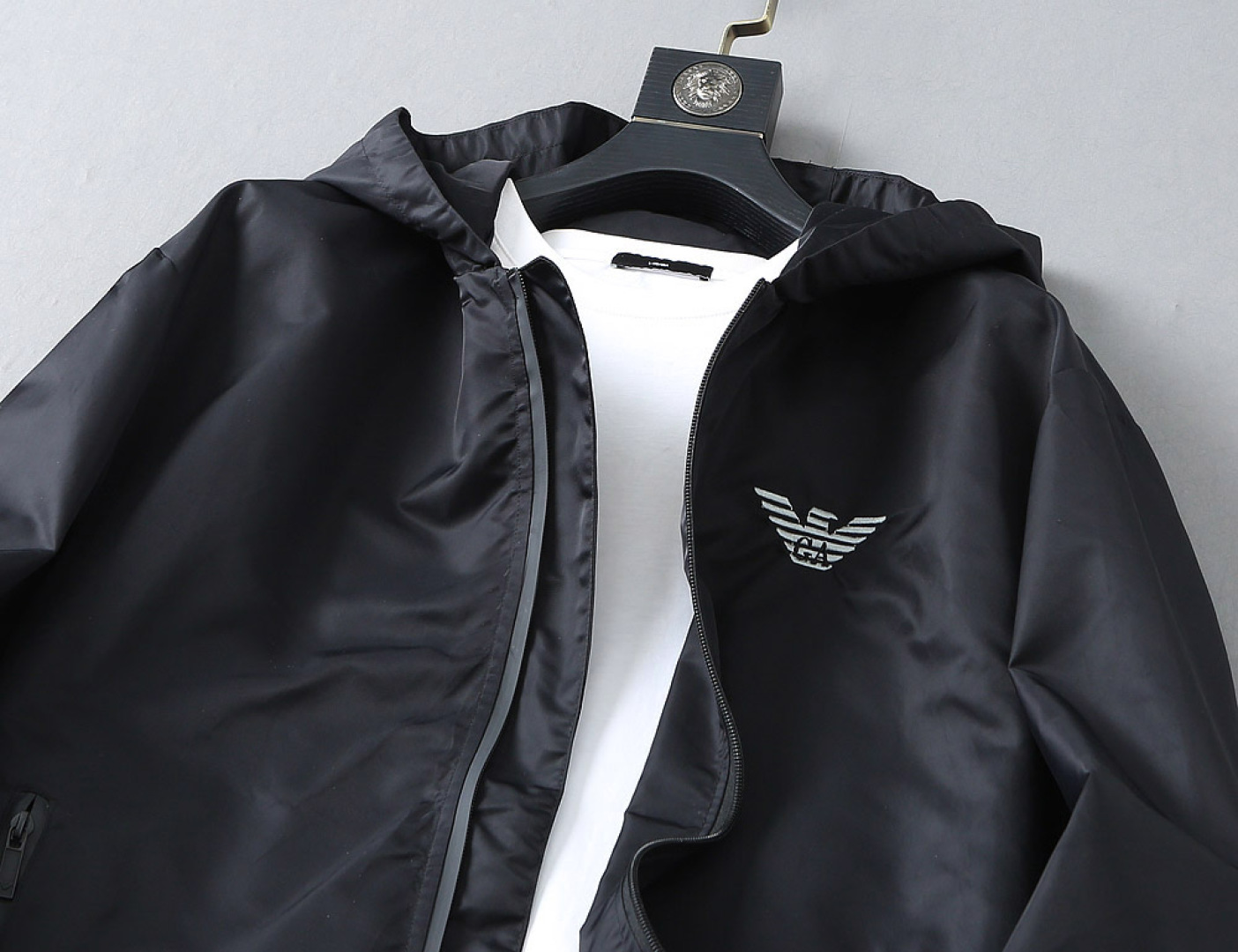 Hoodies & Sweatshirts