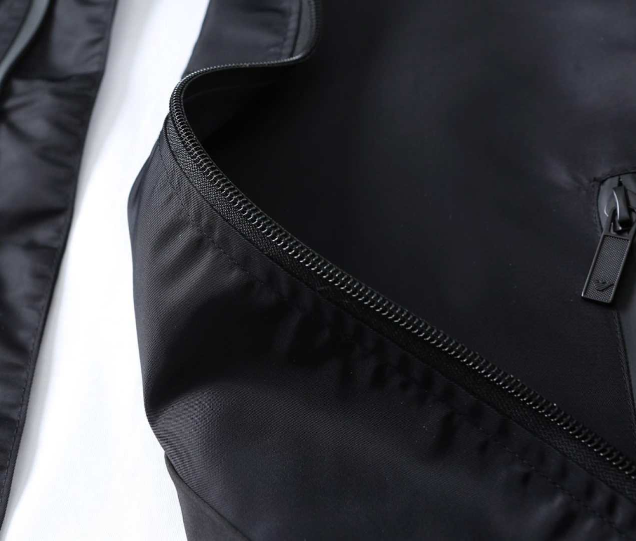 Hoodies & Sweatshirts