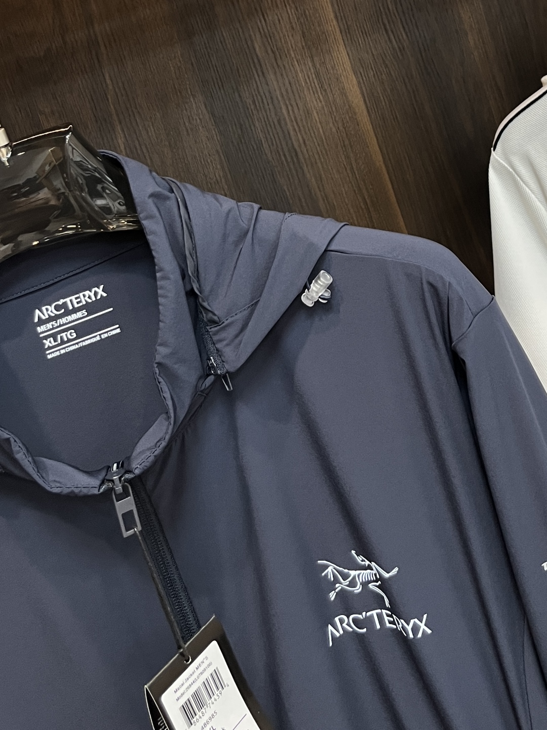 Hoodies & Sweatshirts