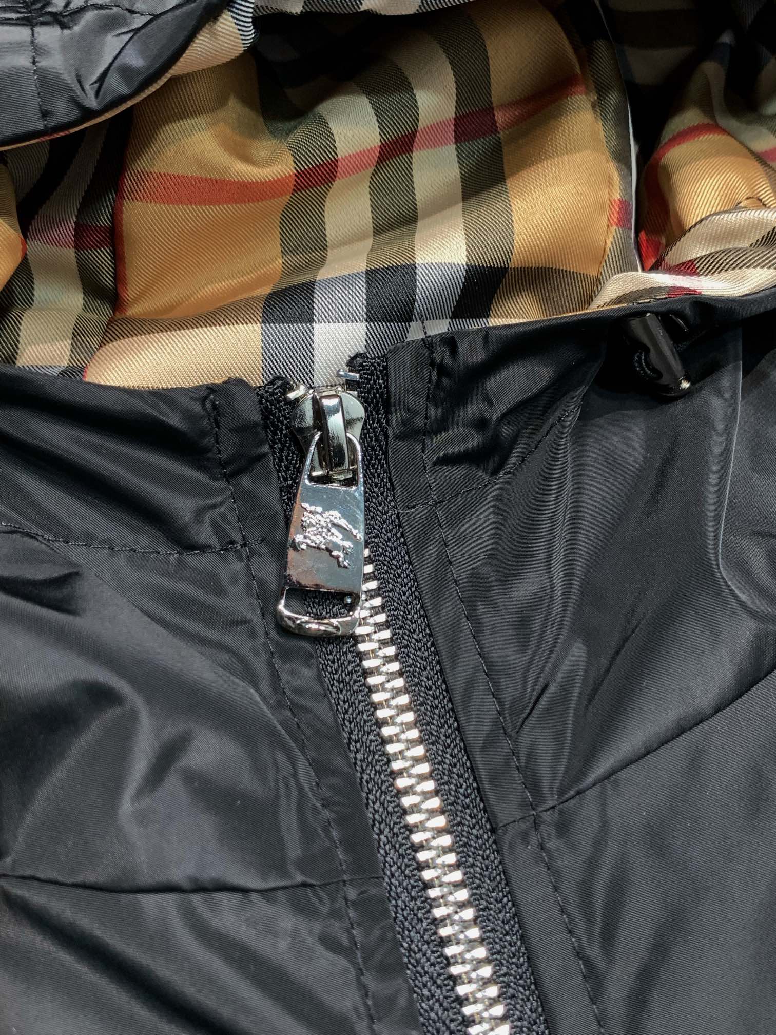 Hoodies & Sweatshirts