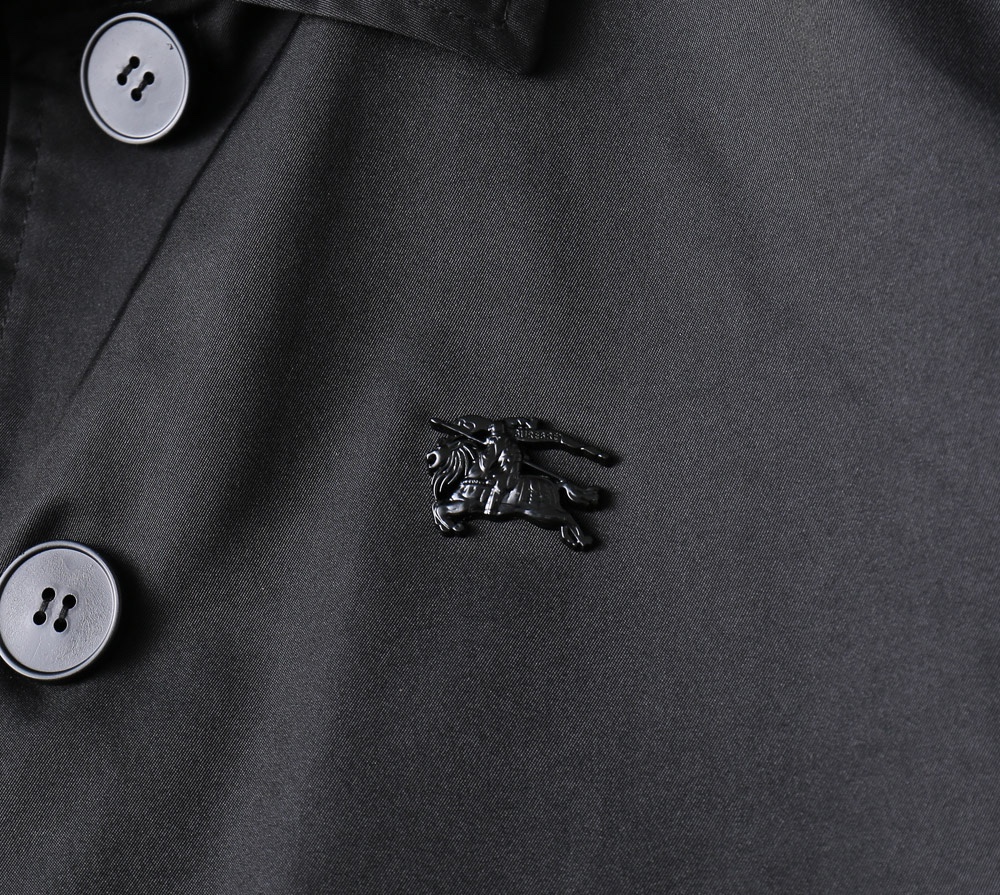 Hoodies & Sweatshirts