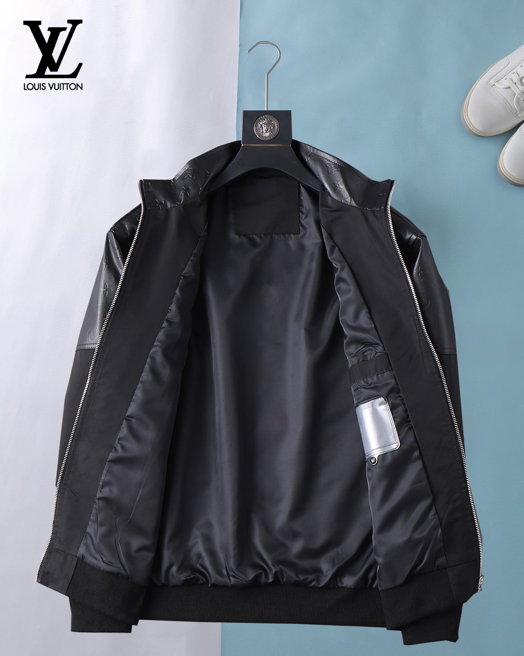 Hoodies & Sweatshirts