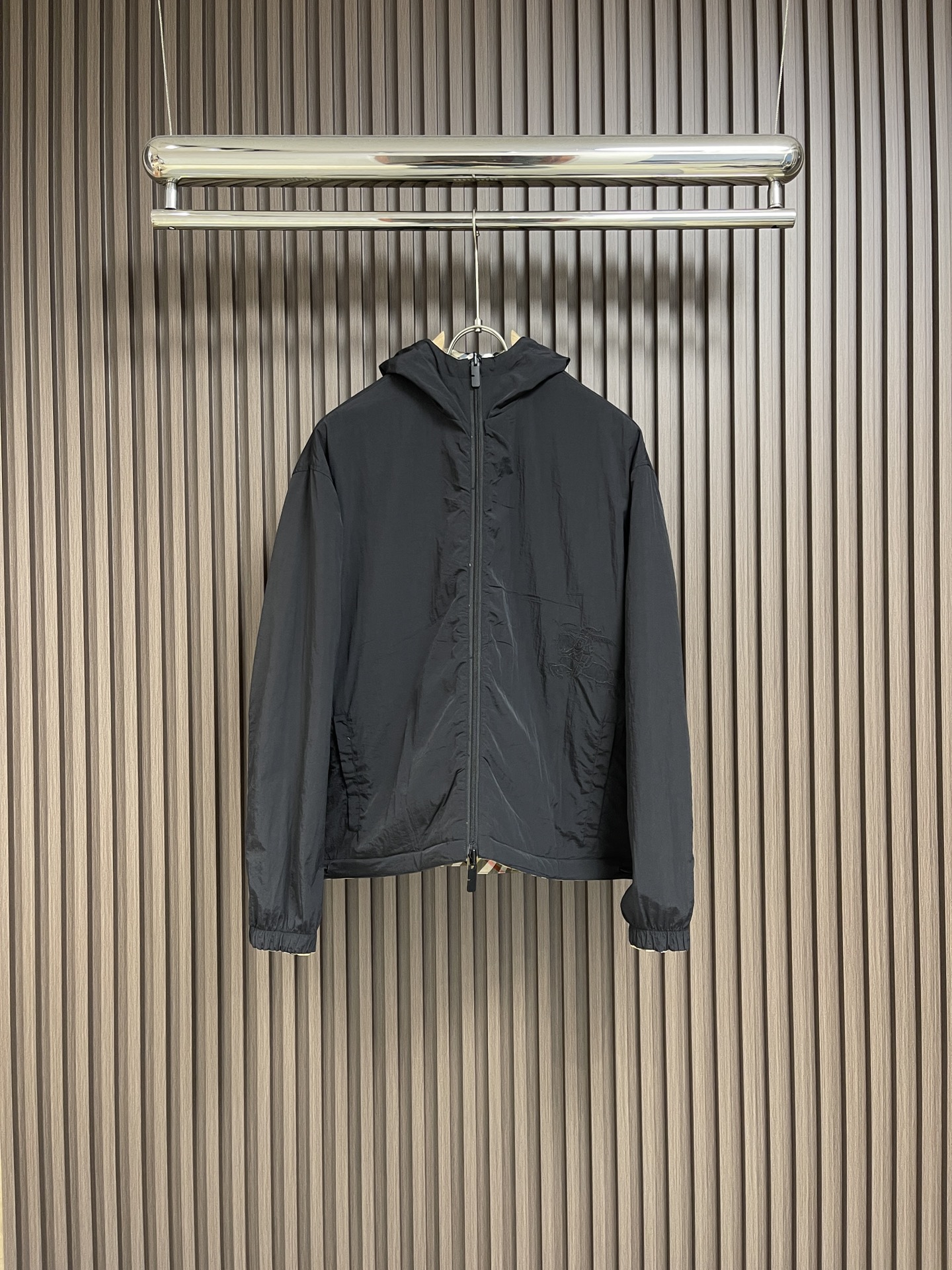 Hoodies & Sweatshirts