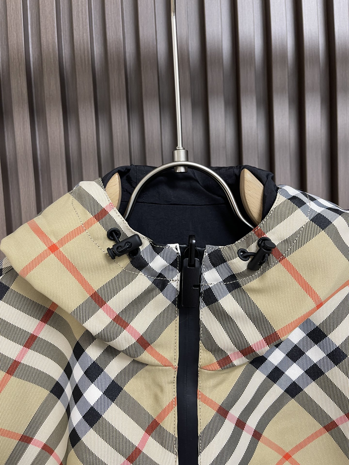 Hoodies & Sweatshirts