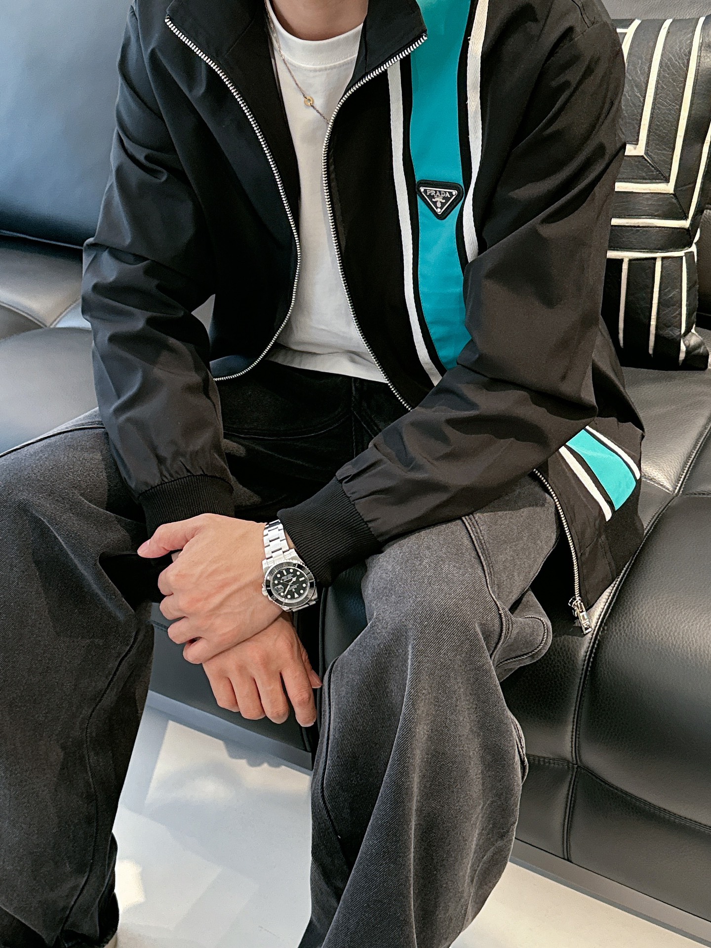 Hoodies & Sweatshirts