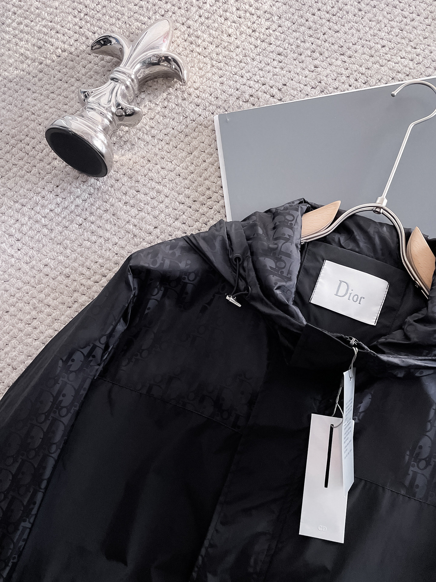 Hoodies & Sweatshirts