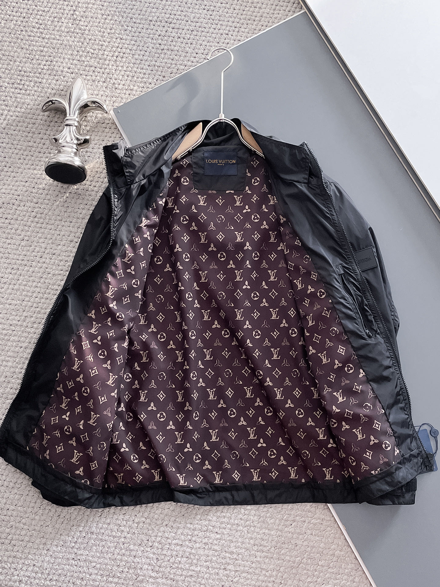 Hoodies & Sweatshirts