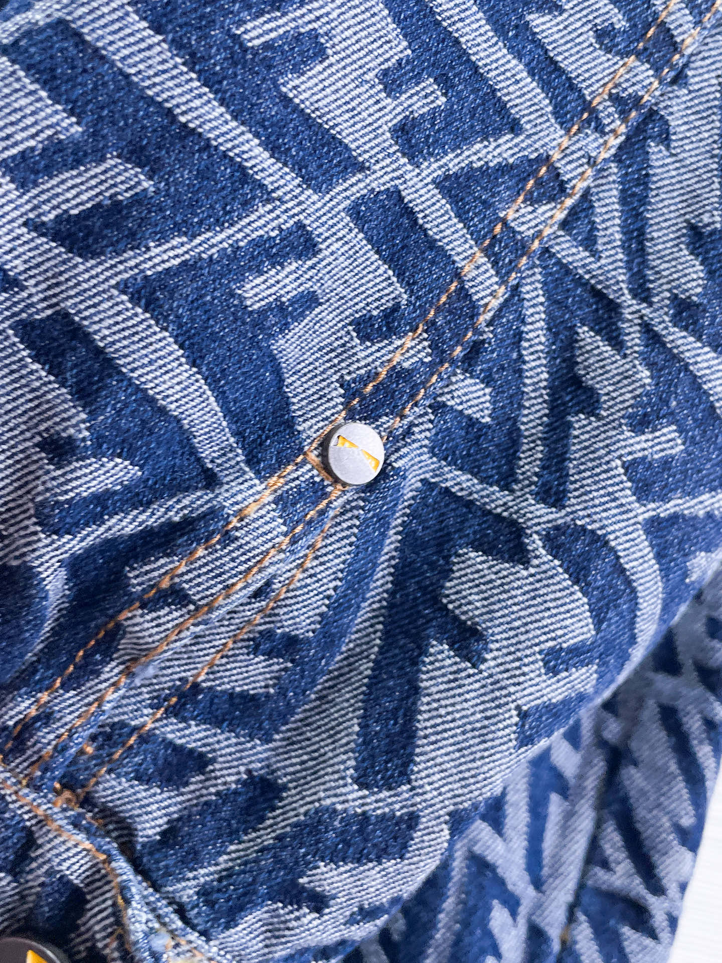 Hoodies & Sweatshirts