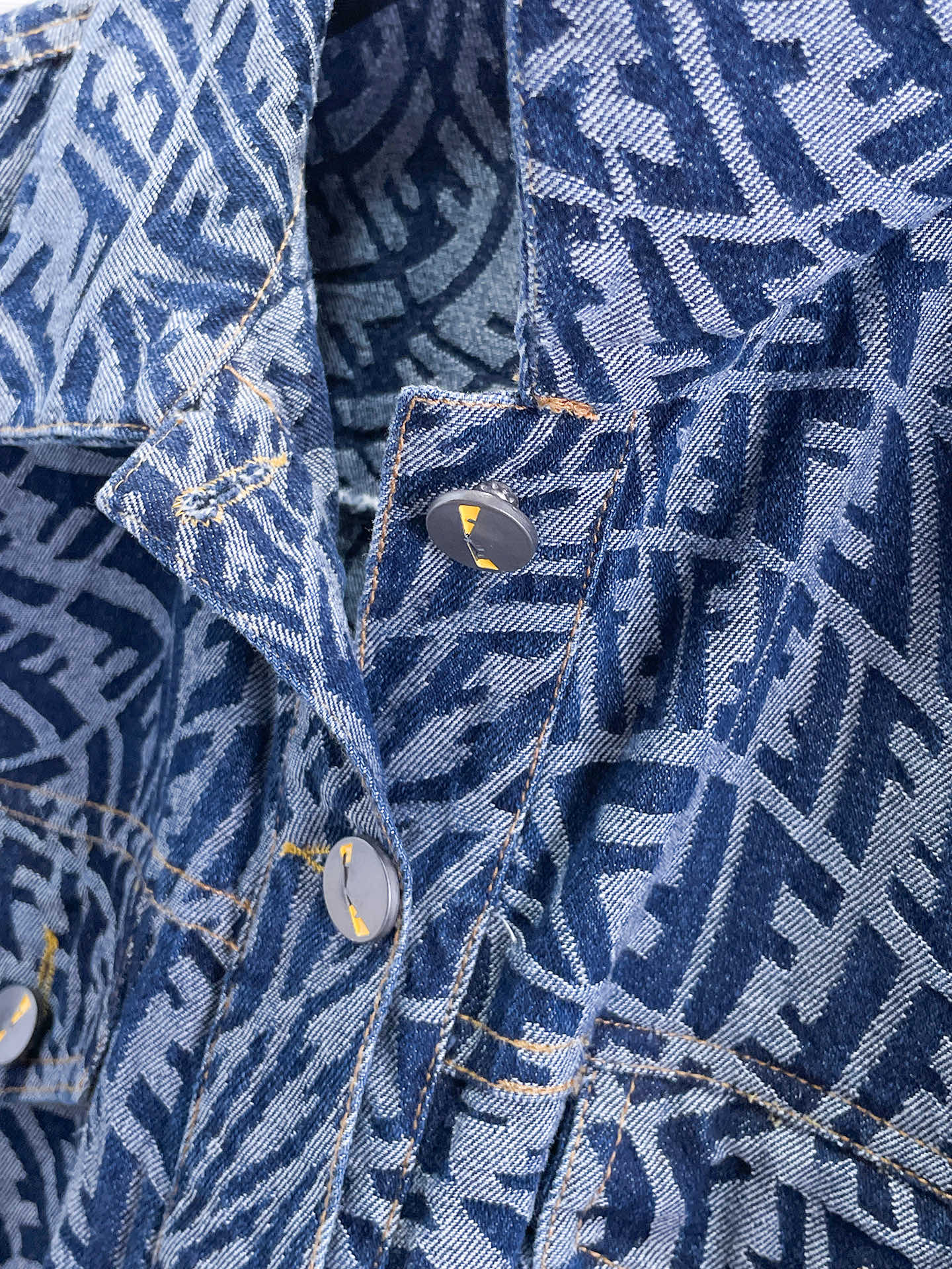 Hoodies & Sweatshirts