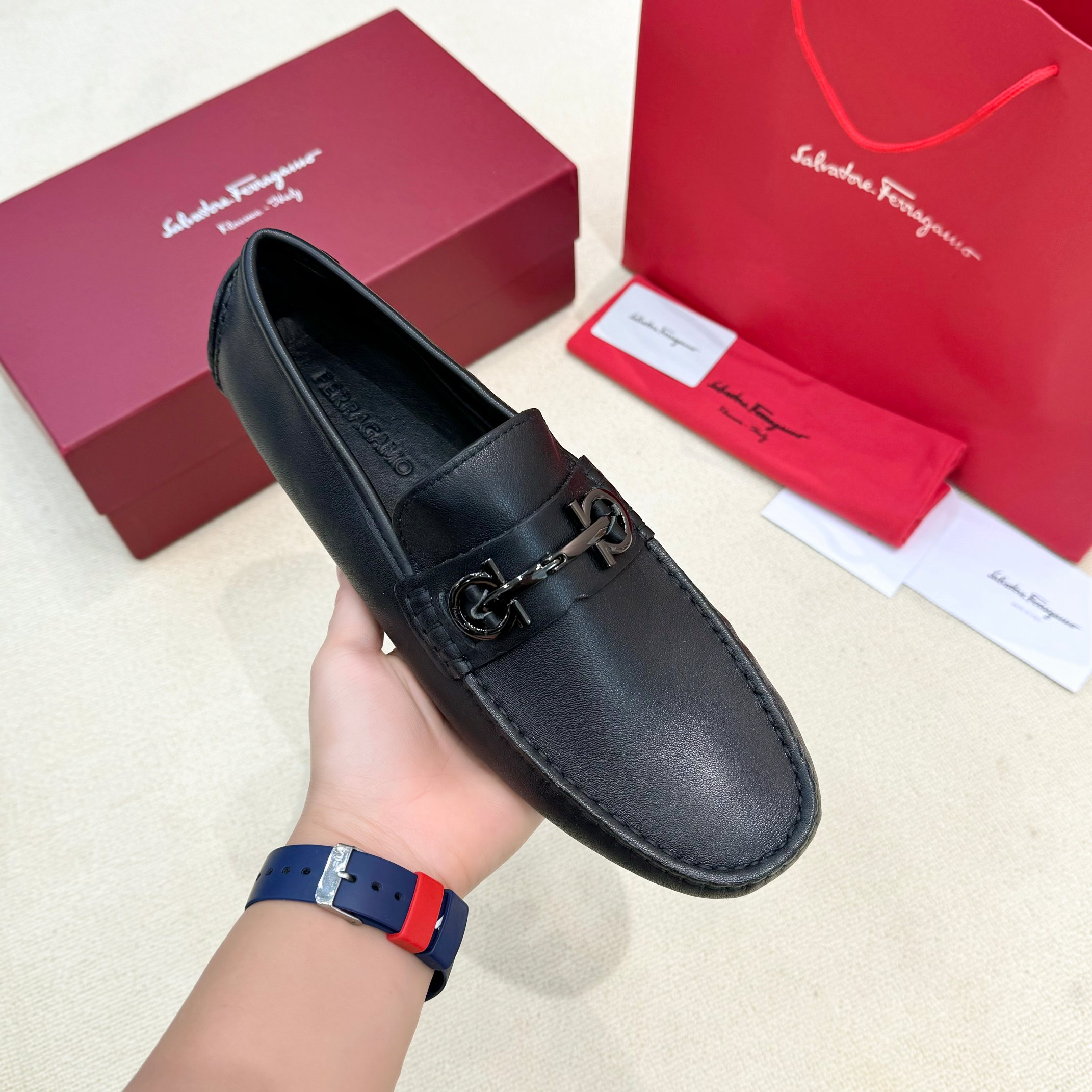 FerragamoSHOES