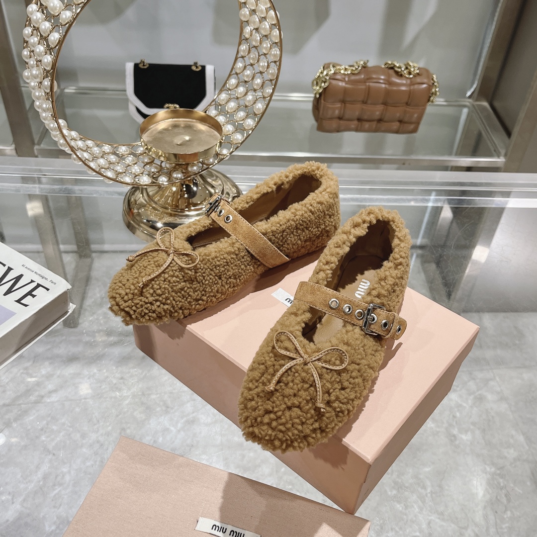 Womens shoes collection