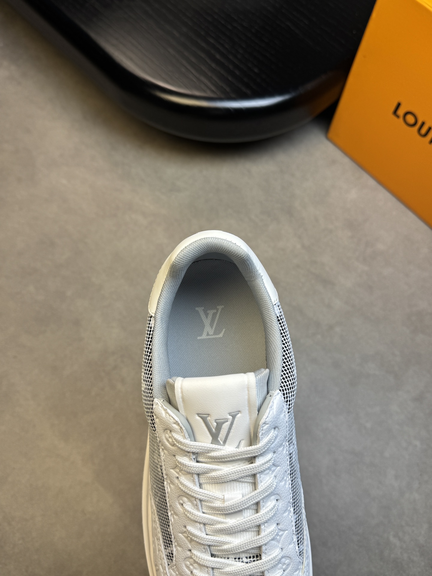 LVShoes
