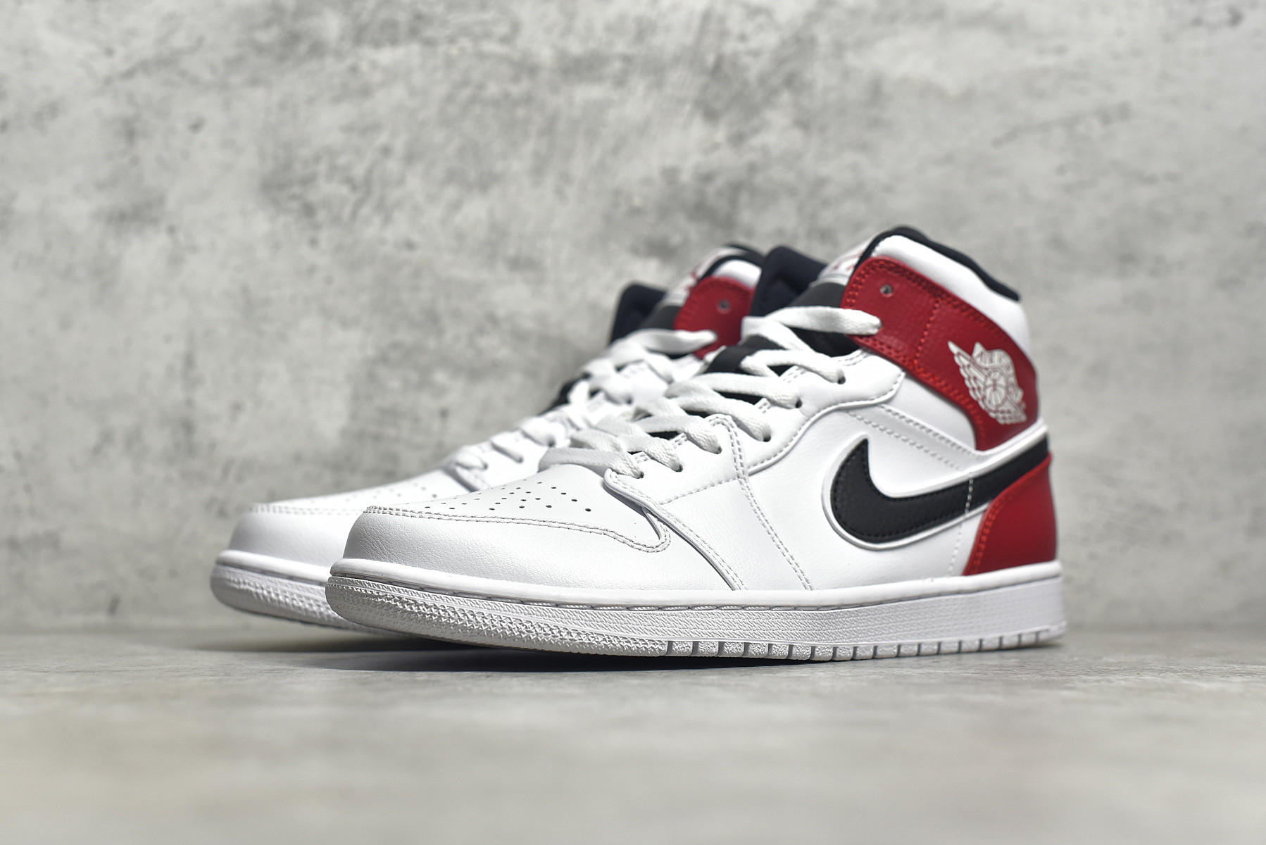 AirJordan1MidSHOES