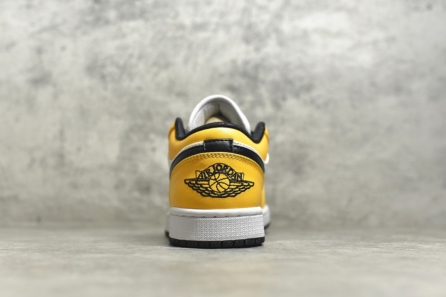 AirJordan1LowSHOES