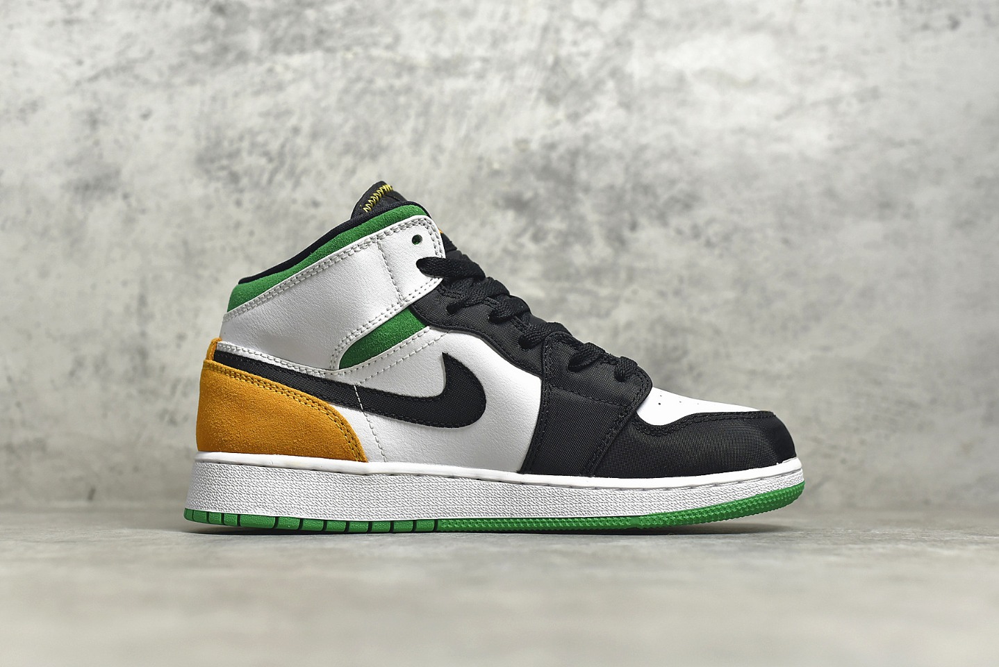 AirJordan1MidSHOES