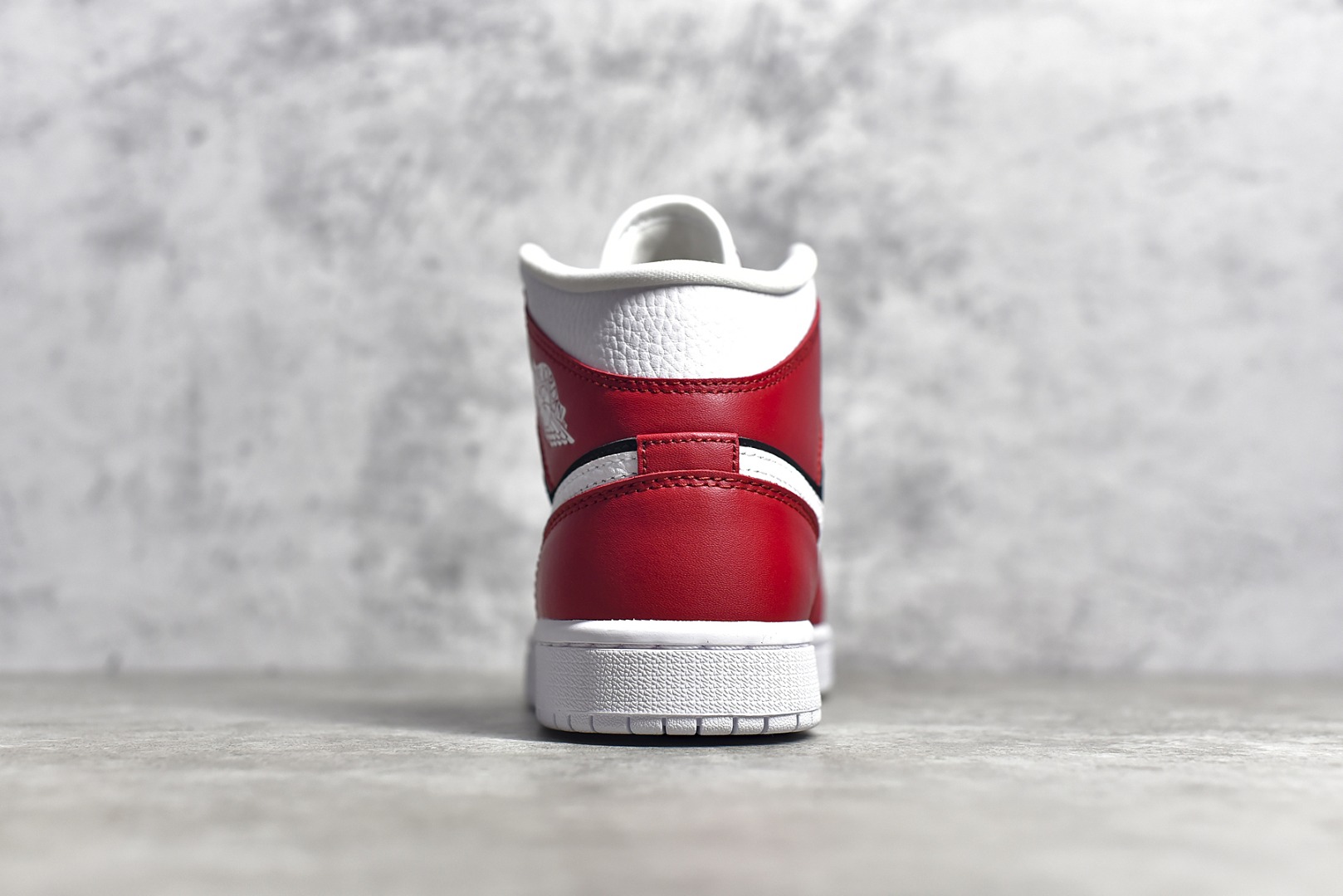 AirJordan1MidSHOES