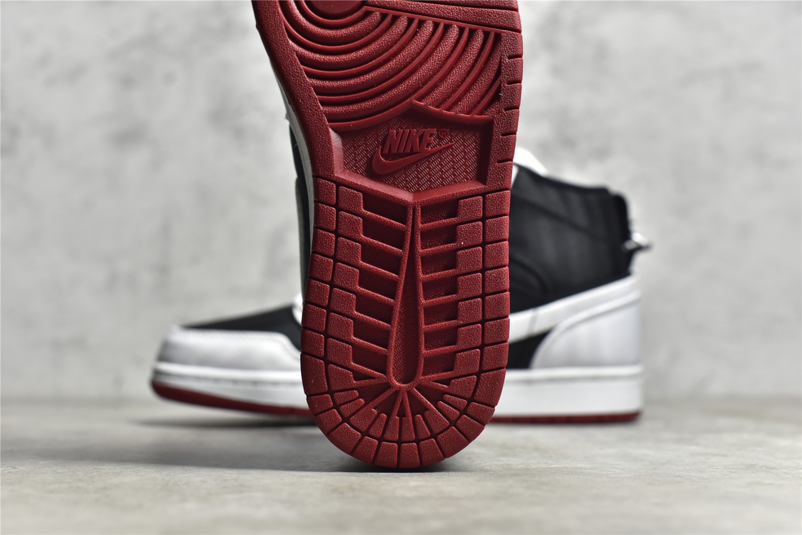 AirJordan1MidSHOES
