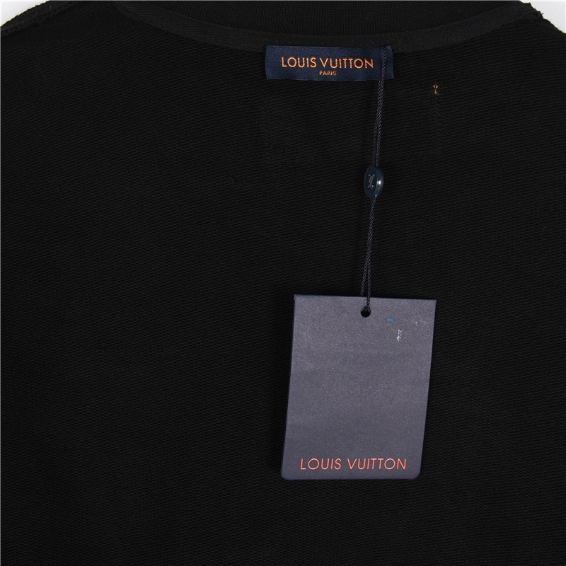 Hoodies & Sweatshirts