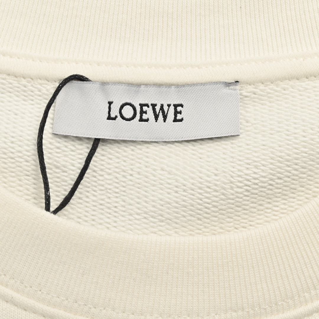 Hoodies & Sweatshirts