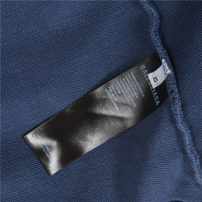 Hoodies & Sweatshirts