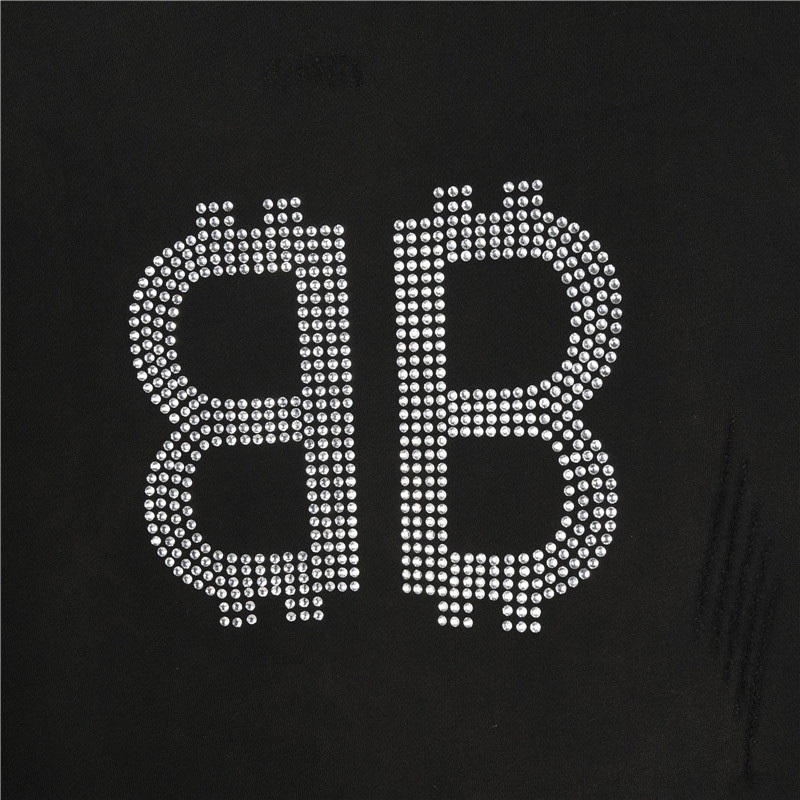 Hoodies & Sweatshirts